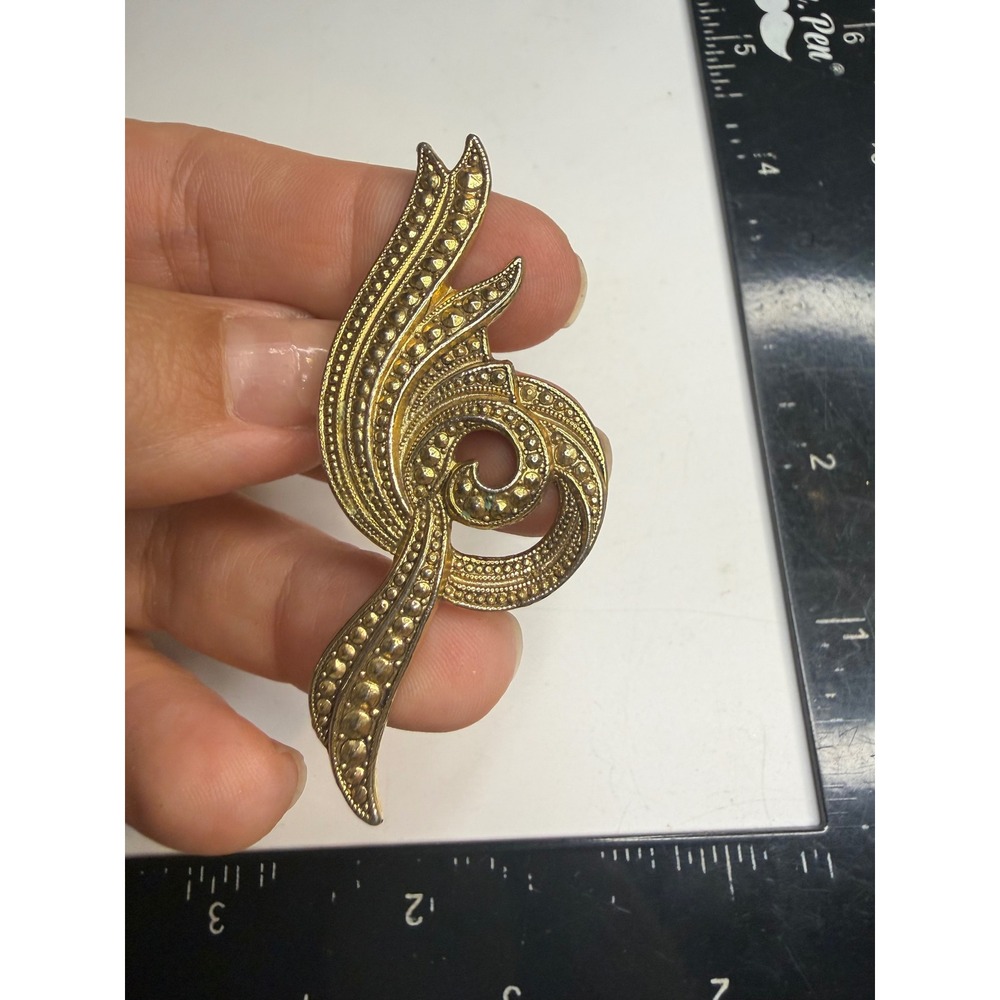 Gold Tone Swirl Wing Brooch Textured Beaded Abstract Pin Accessory